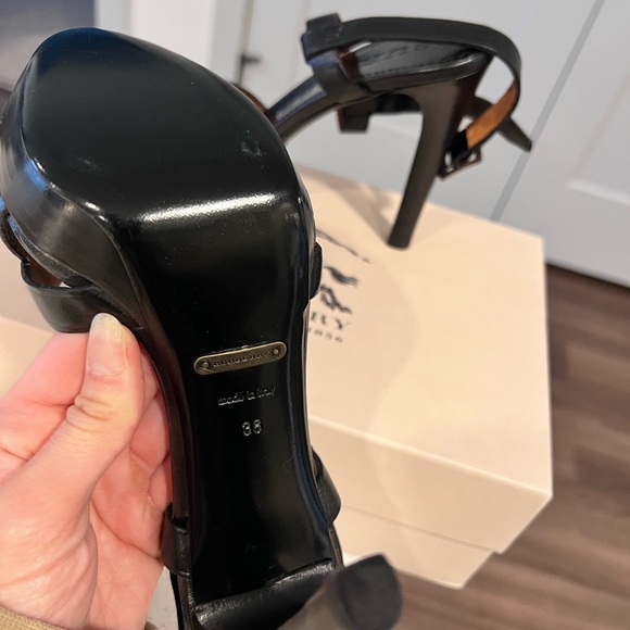 Burberry Heels - Brand New Never worn